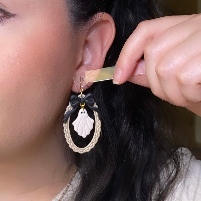 Framed dangling ghost