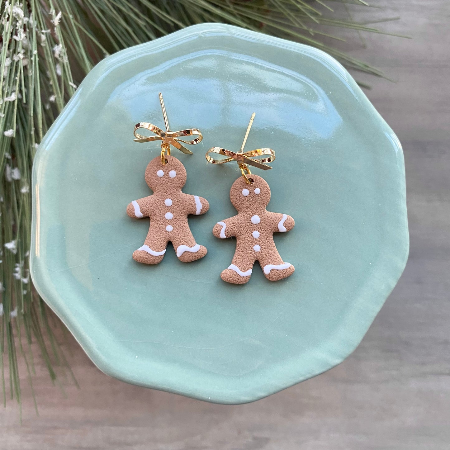 Gingerbread with Bow